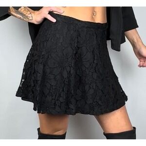 Forever 21 Lace Skirt Floral Mini Skater Party Black Size 30